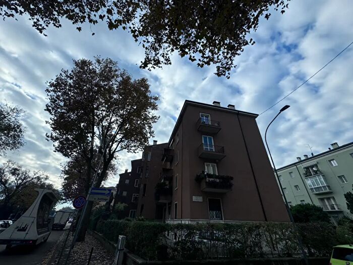 Appartamento con 6 locali in vendita in Viale Cristoforo Colombo, Verona