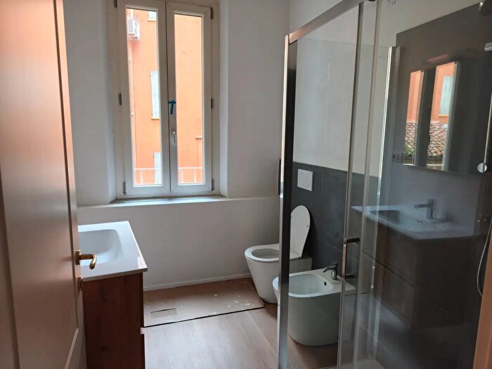 Appartamento quadrilocale in affitto in Via Mascherella, Modena