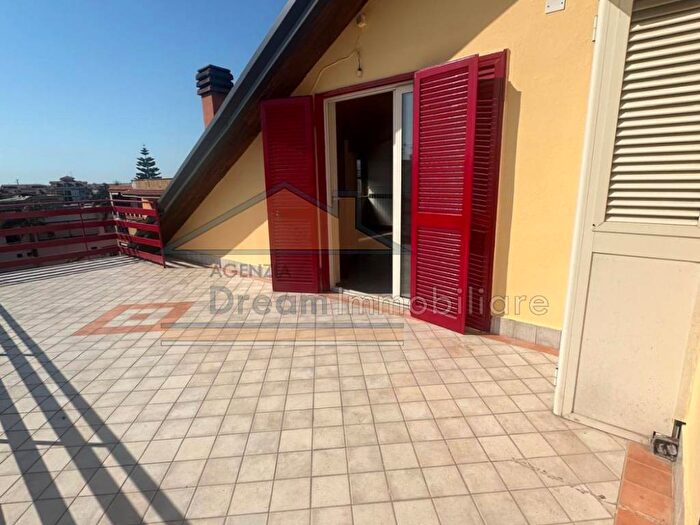 Appartamento trilocale in affitto in Via Spazzilli, Monaci, Giugliano in Campania