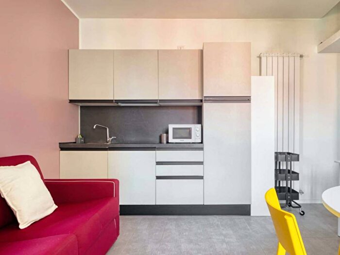 Appartamento bilocale in affitto in Via Cristoforo Gluck, Cascina dei Pomi, Milano