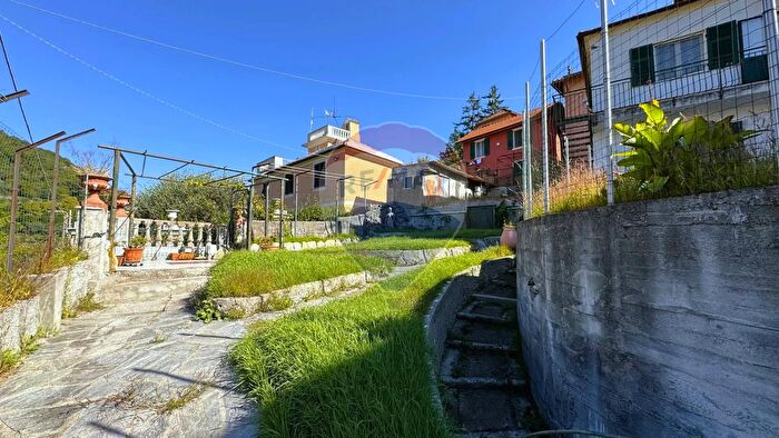 Casa con 11 locali in vendita in Via ai Piani di SantEusebio, Genova
