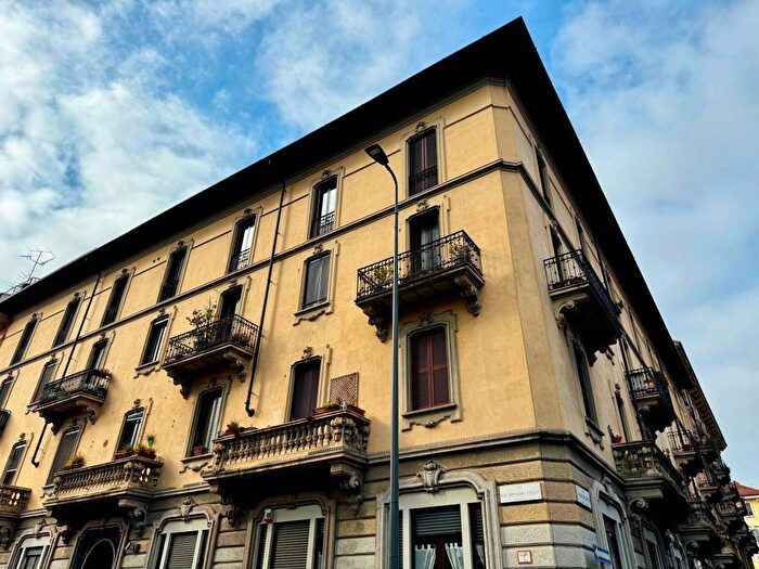 Appartamento bilocale in affitto in Via San Gerolamo Emiliani, Porta Romana Medaglie dOro, Milano