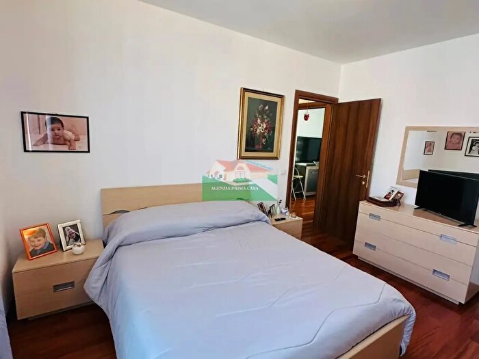 Appartamento con 6 locali in vendita in Via Attilio Orioli, Ravenna