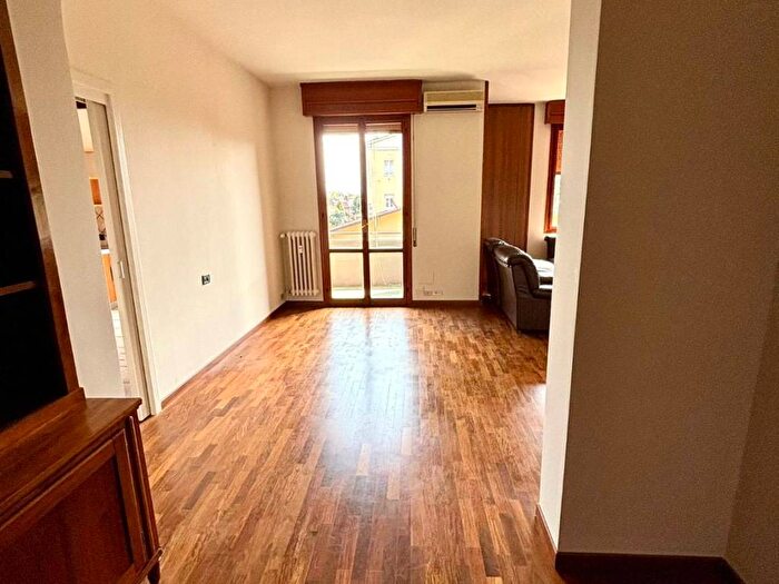 Appartamento quadrilocale in affitto in Via Adolfo Venturi, Buon Pastore Parco Amendola, Modena