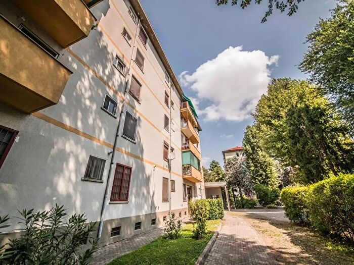 Appartamento trilocale in vendita in Viale Omero, Milano
