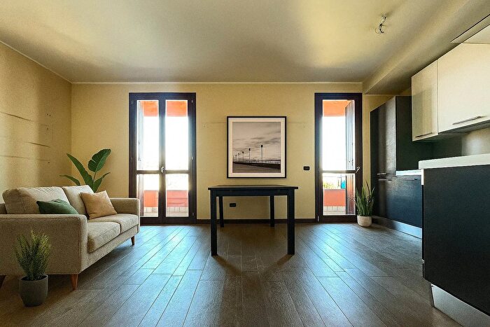 Appartamento trilocale in vendita in Via De Marchi, Milano