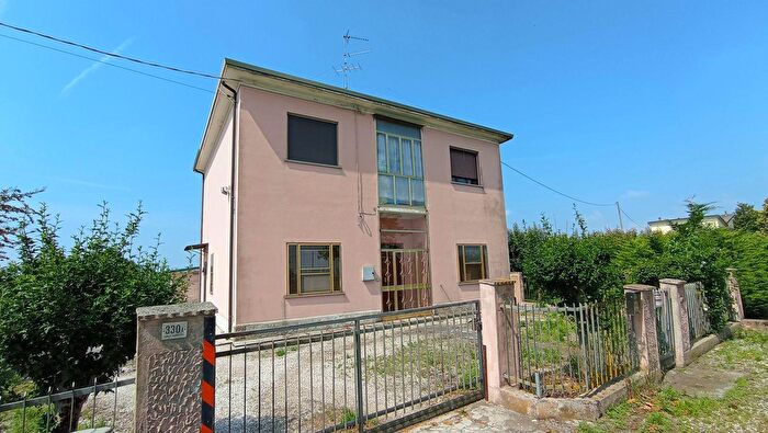 Casa con 8 locali in vendita in Adriatico, Masi Torello
