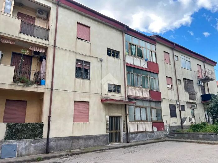 Appartamento bilocale in vendita in Via Isonzo, Giarre