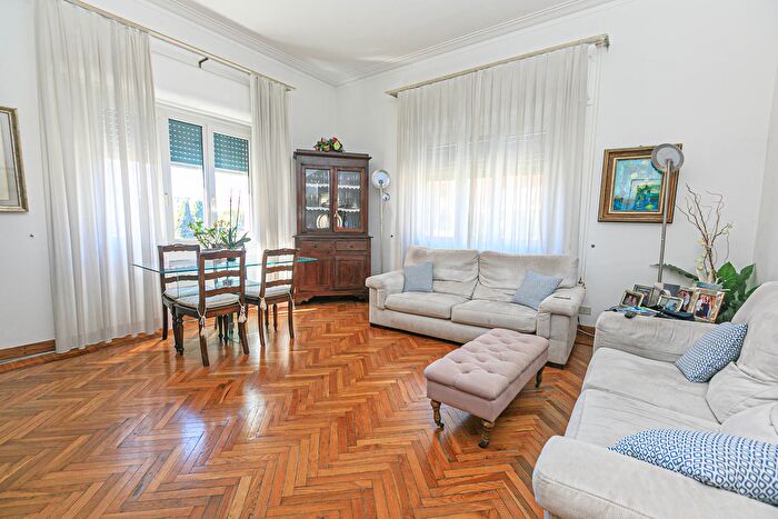 Appartamento con 7 locali in vendita in Via Carlo E nello Rosselli, Genova