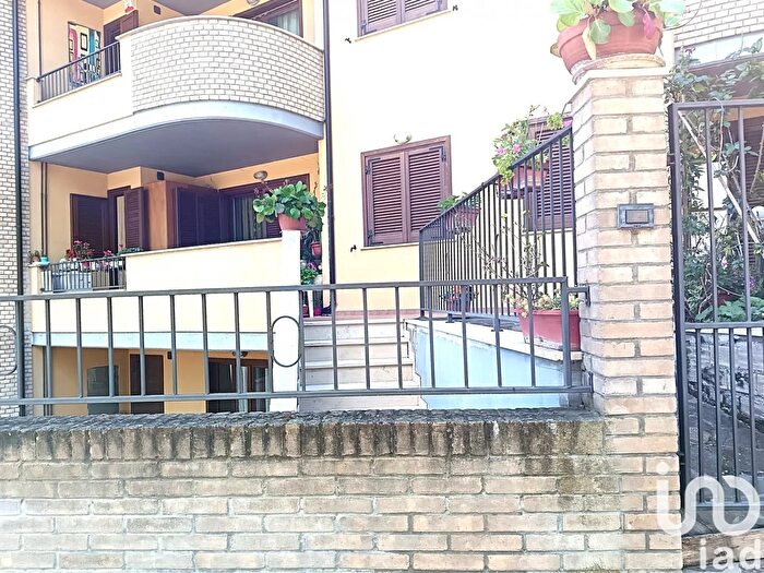 Appartamento con 7 locali in vendita in Viale Gabriele dAnnunzio, Miglianico