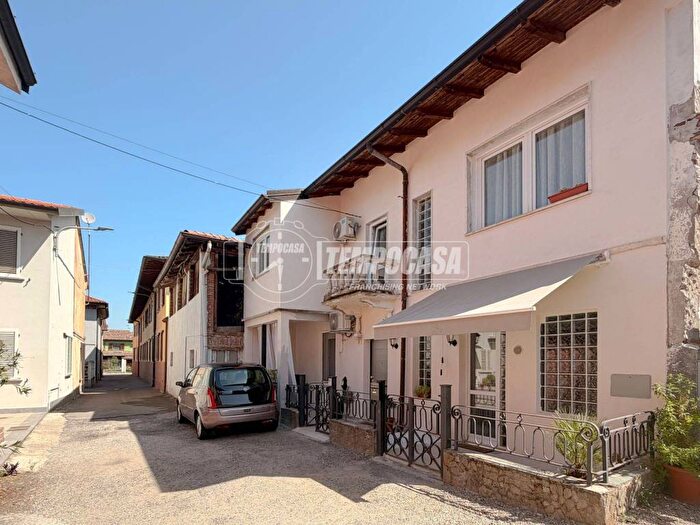 Casa trilocale in vendita in Vicolo Piave, Cassino D'alberi, Mulazzano