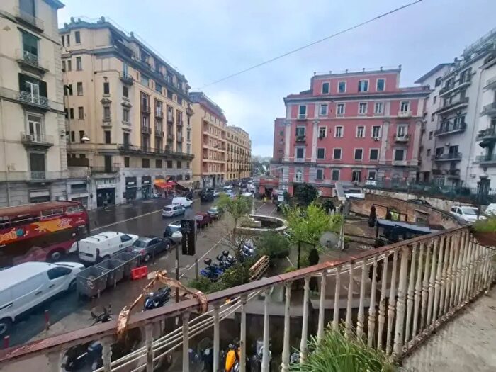 Appartamento con 6 locali in vendita in Via Mergellina, Napoli