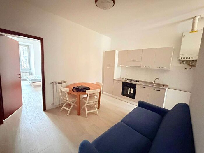 Appartamento trilocale in affitto in Viale Tibaldi, Ascanio Sforza, Milano