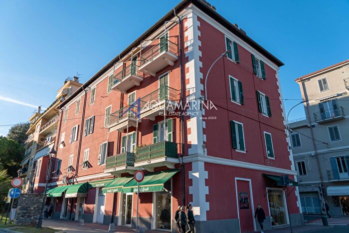 Appartamento con 5 locali in vendita in Via Paolo Boselli, Taggia