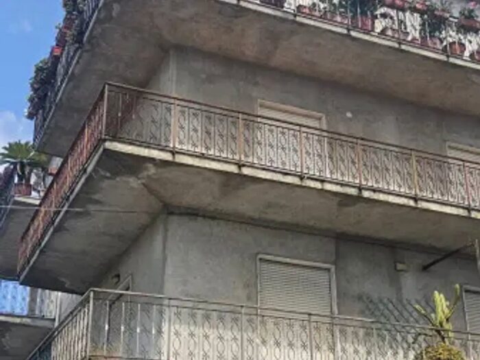 Appartamento quadrilocale in vendita in Via Madamalena, Gioiosa Ionica