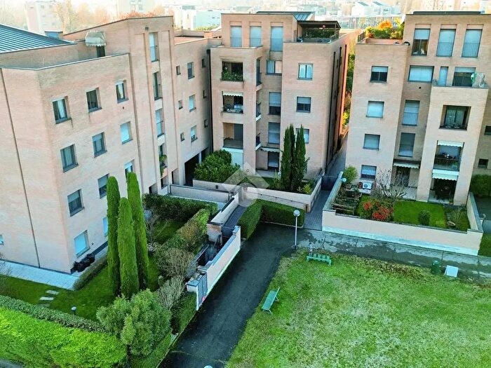 Appartamento trilocale in vendita in Via G Saragat, Parma