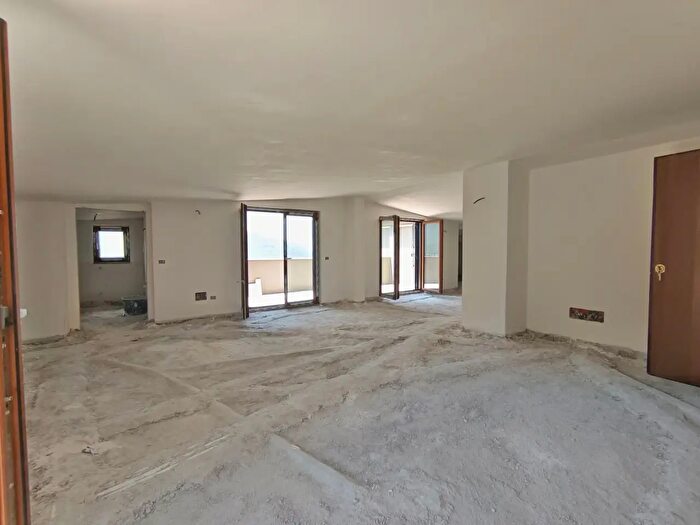 Appartamento quadrilocale in vendita in Via SantAndrea Apostolo, Solofra