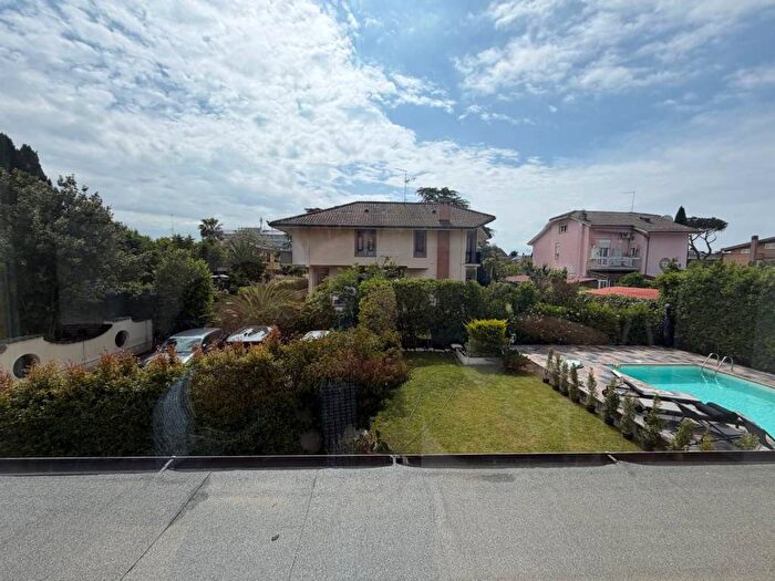 Appartamento monolocale in affitto in Via Prassitele, Axa, Roma