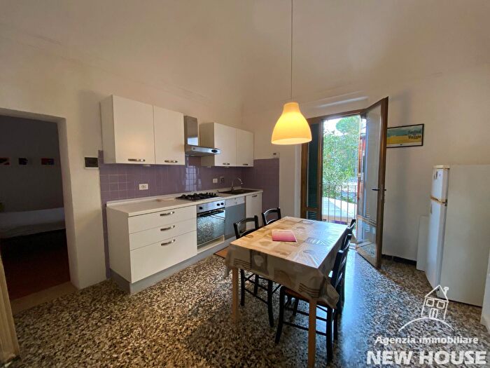 Appartamento con 5 locali in vendita in a Carlo Cattaneo, Pisa