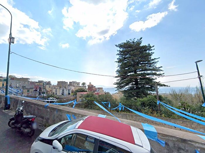 Appartamento bilocale in affitto in Via Vincenzo Padula, Posillipo, Napoli