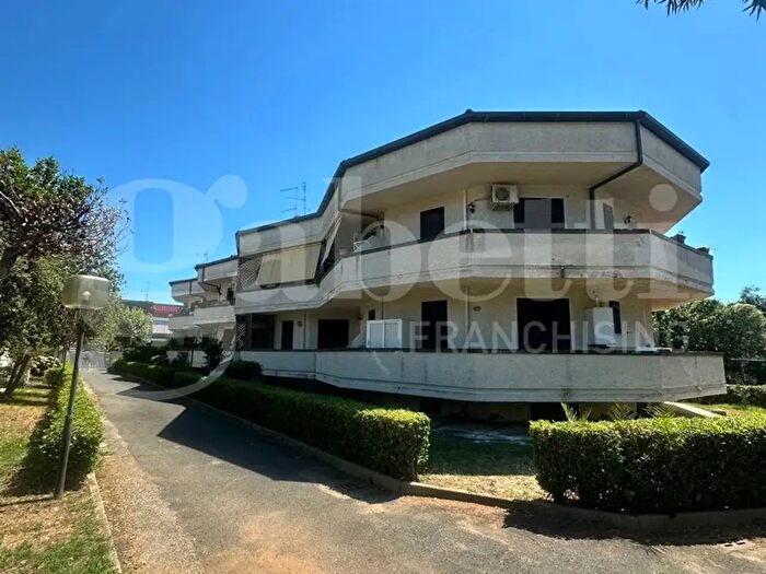 Appartamento quadrilocale in vendita in Via Ulisse, Ardea