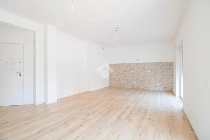 Appartamento con 5 locali in vendita in Via Dionigi, Rieti