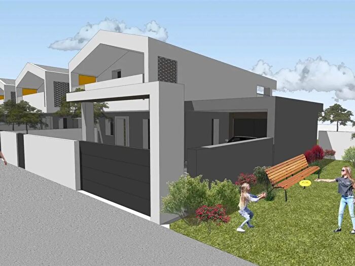 Casa con 7 locali in vendita in Latisana