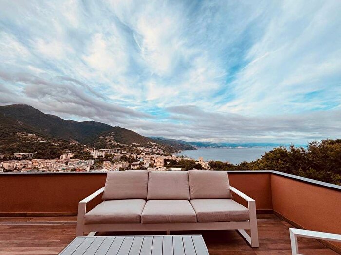 Appartamento con 6 locali in affitto in Via Del Roccolo, Pineta, Arenzano