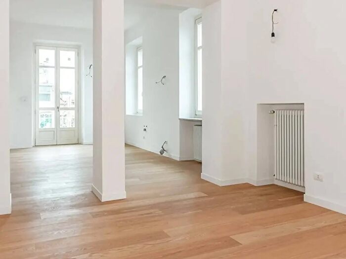 Appartamento bilocale in vendita in Via Tavazzano, Milano