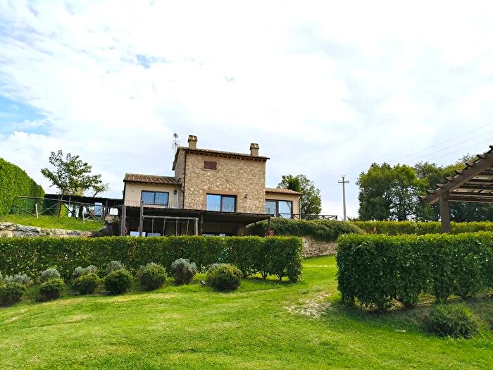 Casa con 7 locali in vendita in Strada San Silvestro Snc, Amelia