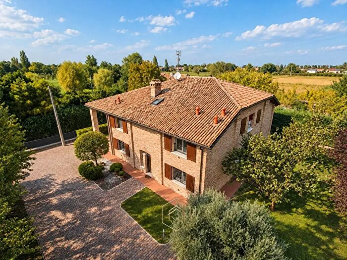 Casa con 20 locali in vendita in Località Cona, Ferrara