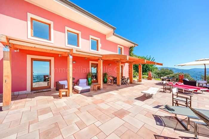 Casa con 9 locali in vendita in Via delle Sezioni, Massarosa