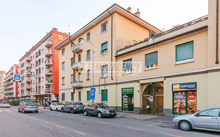 Appartamento trilocale in vendita in Via Vittorio Veneto, Bresso