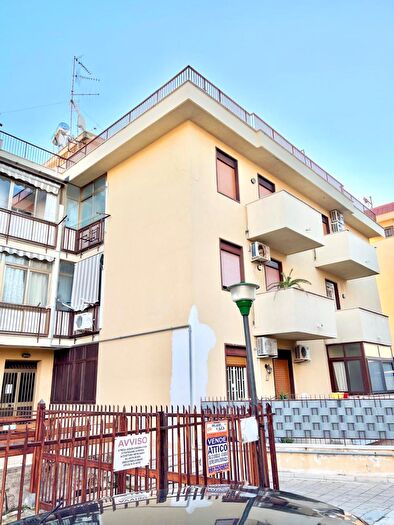 Appartamento quadrilocale in vendita in Via Doride, Palermo