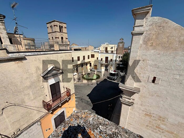 Casa con 10 locali in vendita in Corso Vittorio Emanuele, Mottola