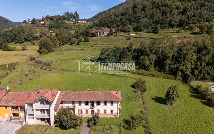 Casa con 5 locali in vendita in Via Roma, Villongo