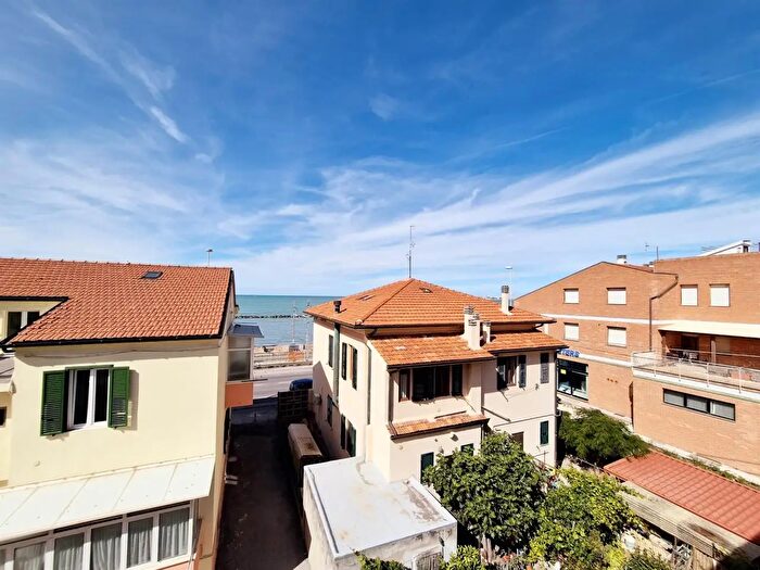 Appartamento trilocale in vendita in Ancona