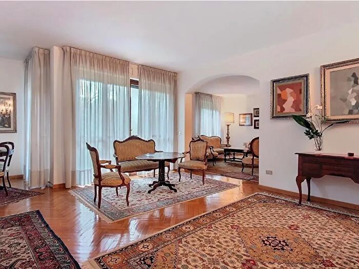 Appartamento con 6 locali in vendita in Pisa