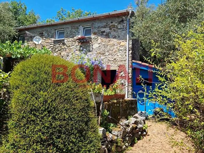 Casa trilocale in vendita in Vezzano Ligure