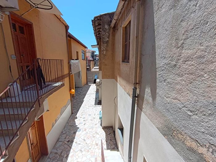 Appartamento trilocale in vendita in Corso Martiri di Via Fani, Misterbianco