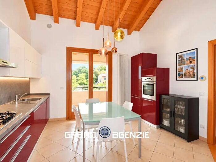 Appartamento trilocale in vendita in Via Montegrappa Badoer, Morgano