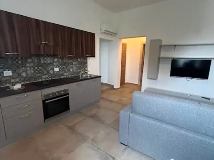 Appartamento trilocale in affitto in Carrara