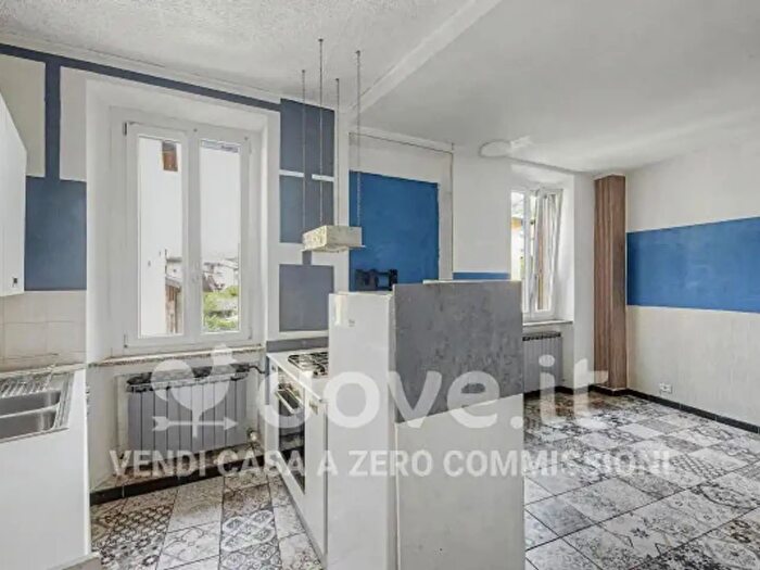 Appartamento trilocale in vendita in Via Garibaldi, Porto Ceresio