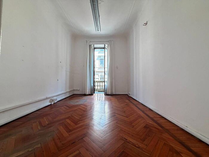 Casa con 6 locali in affitto in Via San Gregorio, Repubblica, Milano