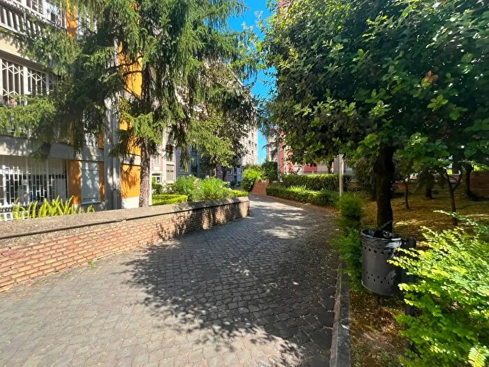 Appartamento quadrilocale in vendita in Via Tripolitania, Roma