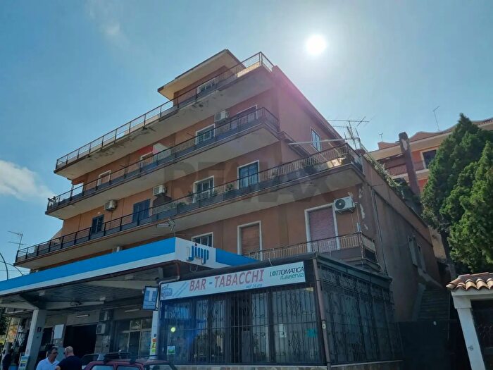 Appartamento con 6 locali in vendita in Melilli
