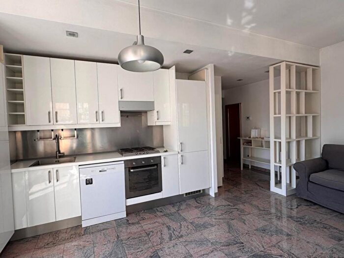 Appartamento bilocale in affitto in Via Pozzuoli, Affori, Milano