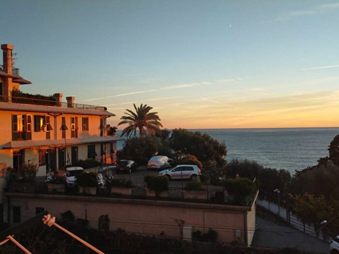 Appartamento trilocale in affitto in Via Privata Chiappa, Centro, Pieve Ligure