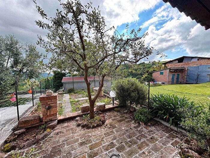 Casa trilocale in vendita in San Severino Marche