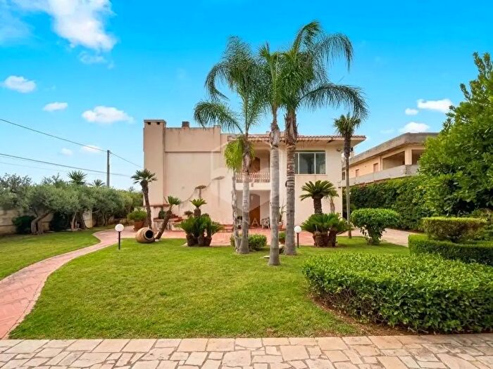 Casa con 14 locali in vendita in Cda Ciancio, Marsala